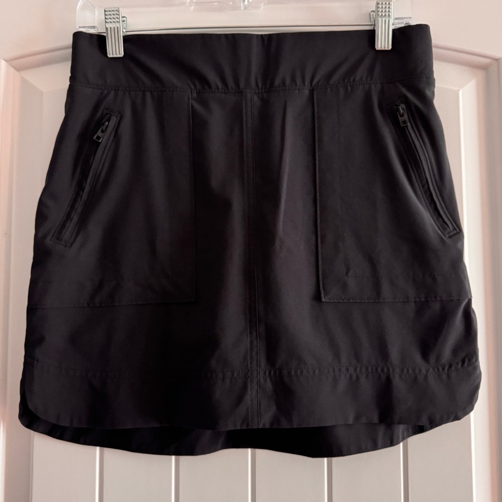 Athleta Chelsea Cargo Skort Black